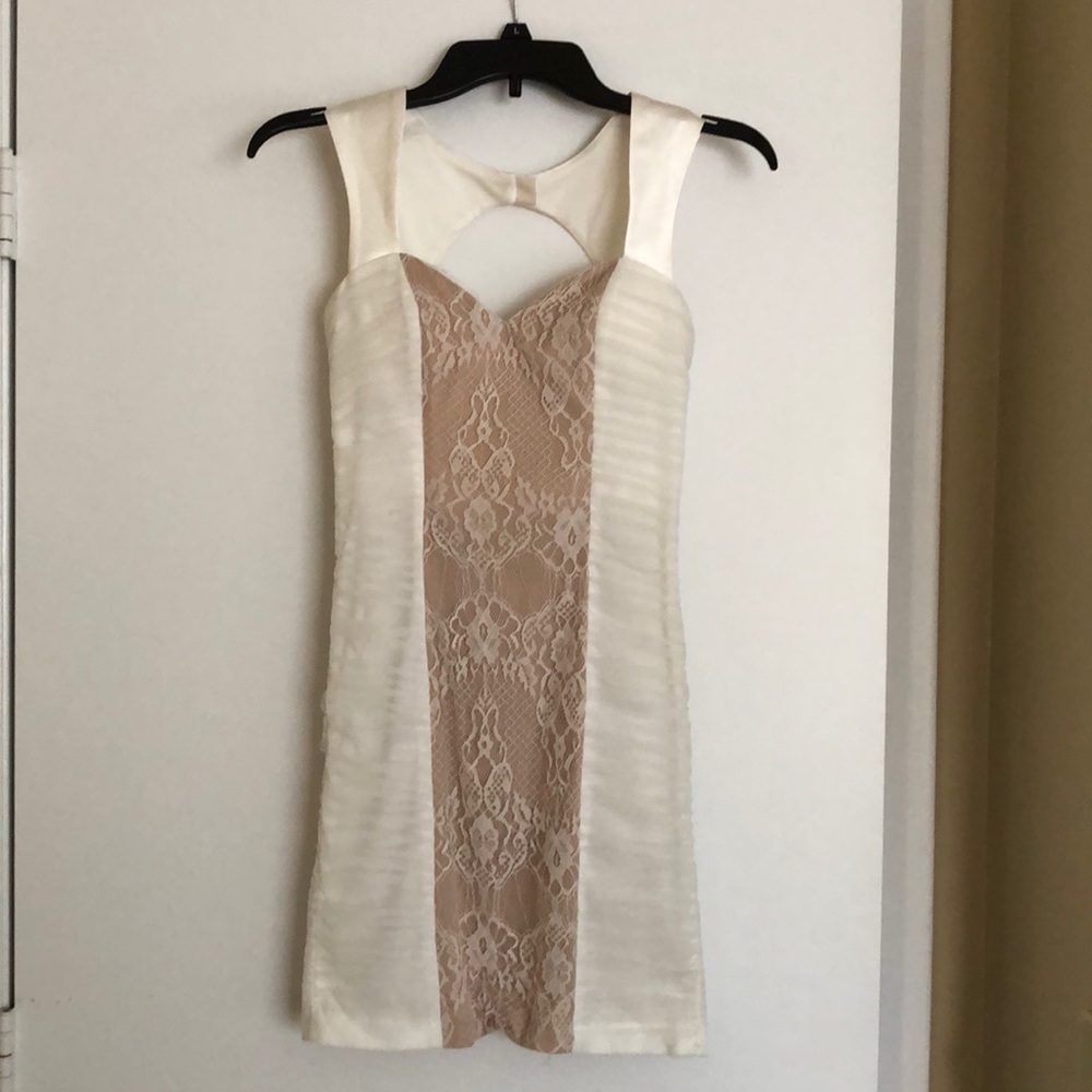 ✨HP✨White Lace Dress